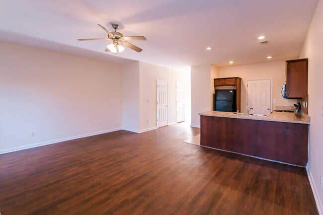 Foto del edificio - 3851 Dylan Pl