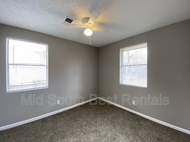 Building Photo - 2994 Lounette St