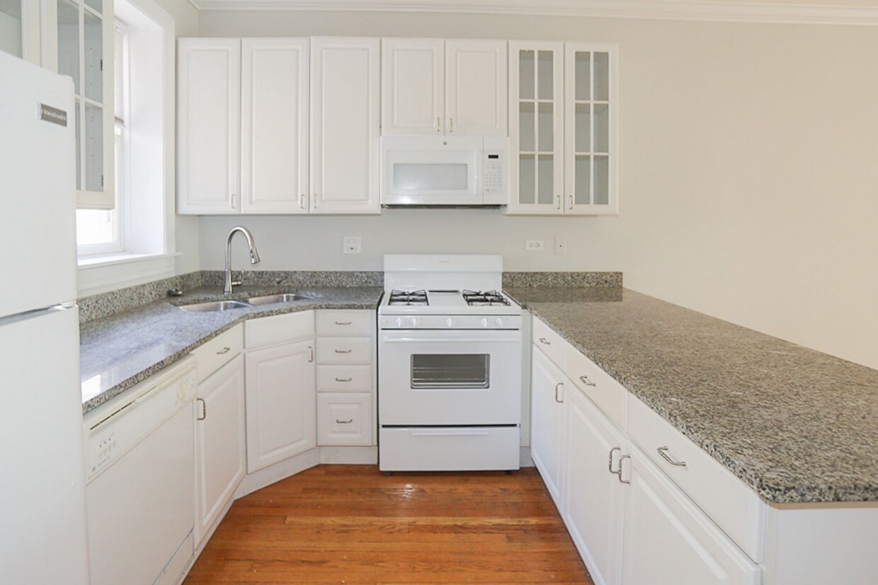 Foto principal - 3852 N Southport Ave