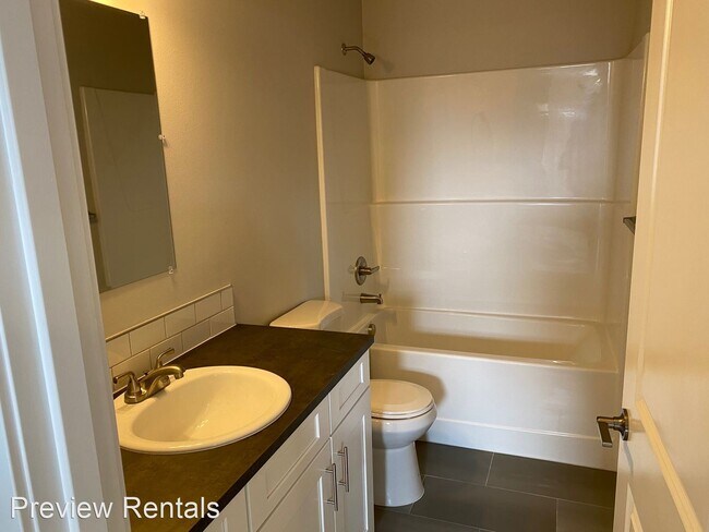 Building Photo - 3 br, 2.5 bath House - 340 North Central S...