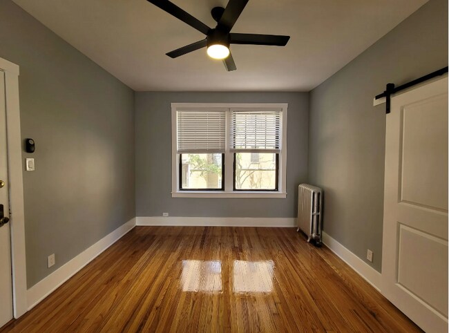 Building Photo - 1623 W Belmont Ave
