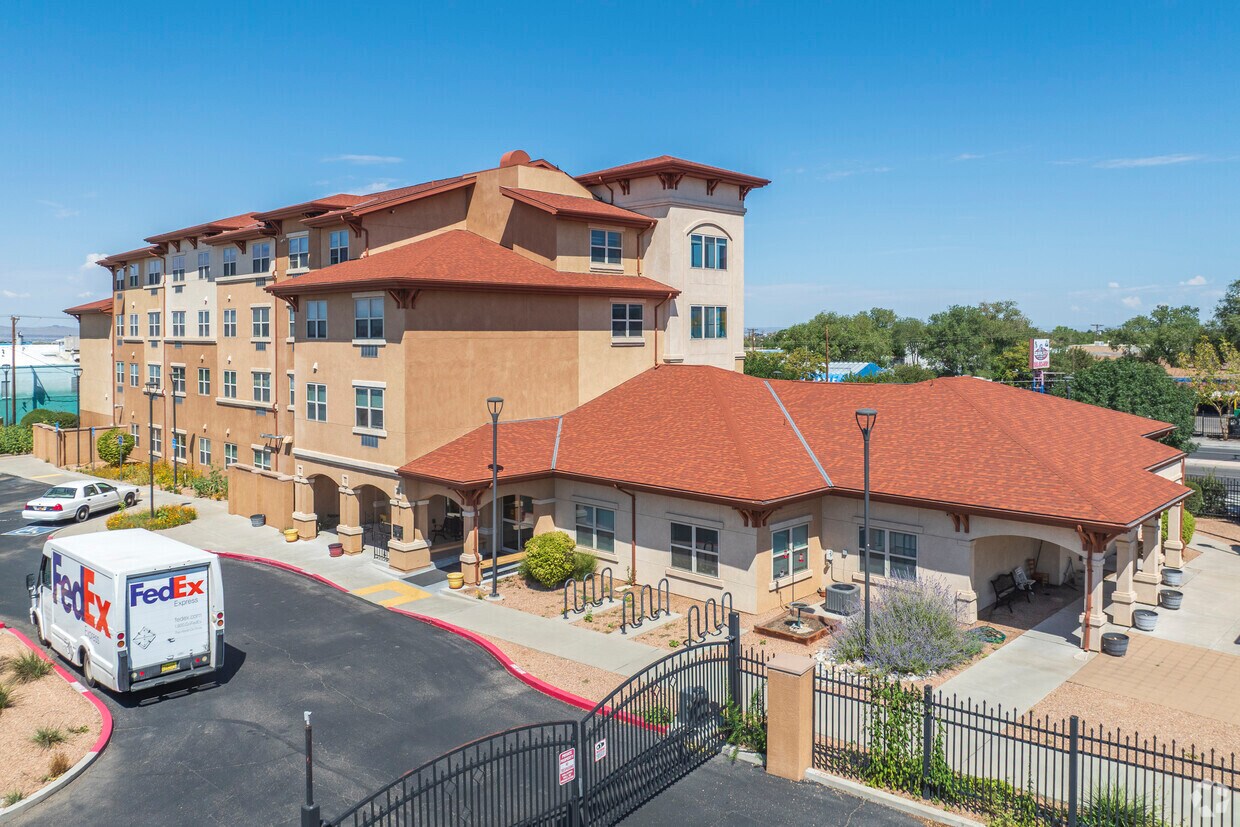 Primario - Ed Romero Terrace