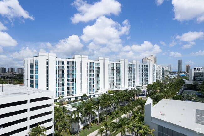 Building Photo - Uptown Marina lofts
