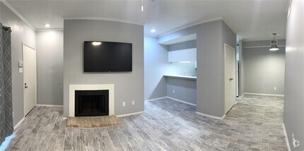 Building Photo - 7037 N Holiday Dr