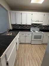 Building Photo - 2570 W 67th Pl