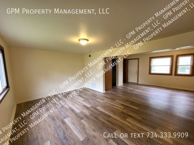 Building Photo - 2253 Delton Ct