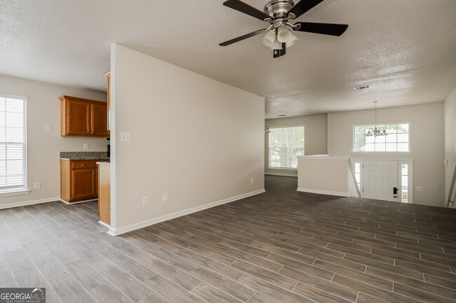 Building Photo - 10625 Tara Village Way