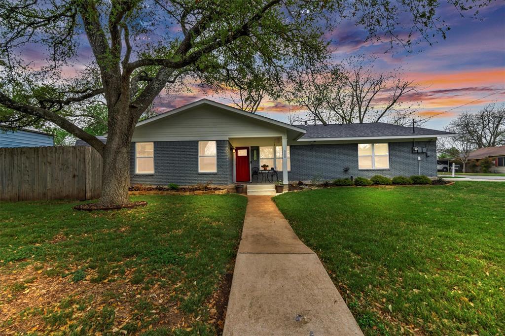 Foto principal - 1701 Davis St