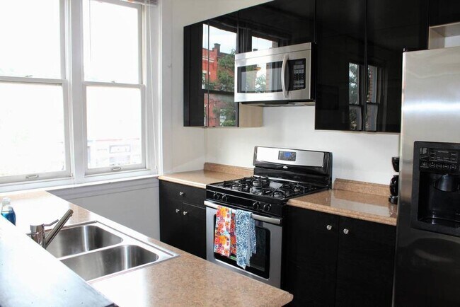 Foto del edificio - 3Bed/1Bath on East Carson Street