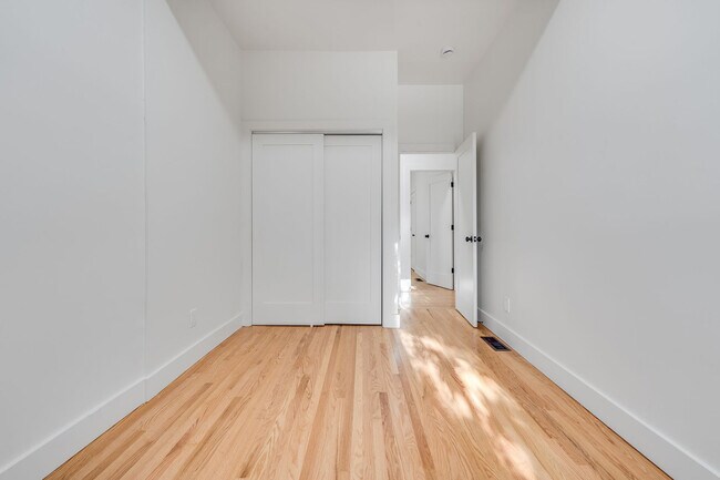 Foto del edificio - 1240 12th St