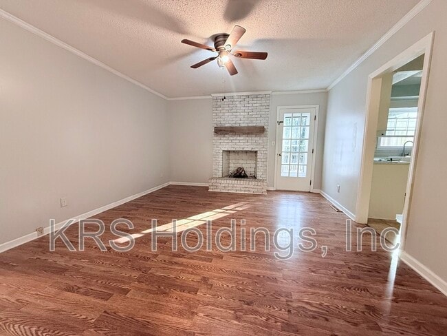 Foto del edificio - 8329 Bells Lake Rd