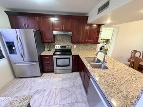 Building Photo - 1514 Whitehall Dr