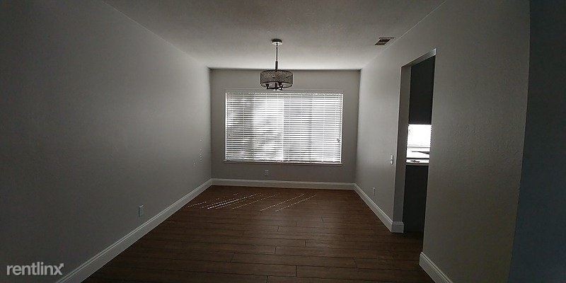 Building Photo - 4 br, 2.5 bath House - 36113 Spruce Street