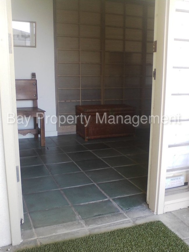 Building Photo - Carmel Meadows Gem - Rent Reduced!