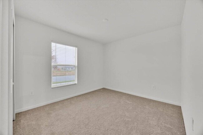 Building Photo - 2398 McKinley Dr