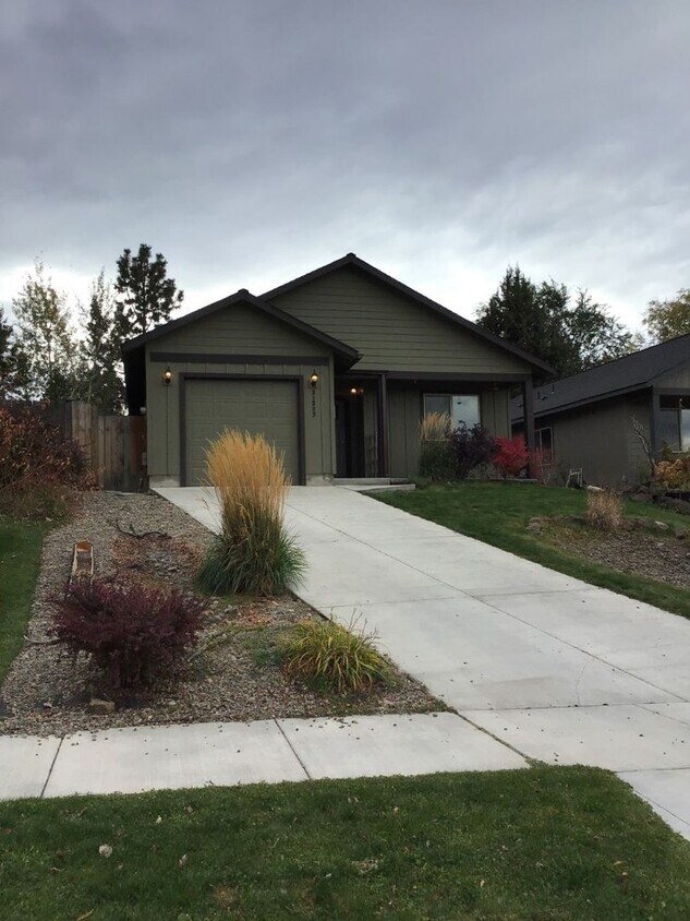 Primary Photo - FOR RENT: UNFURNISHED SINGLE STORY 3 BED, ...