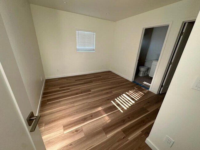 Building Photo - 5262 Cervantes Ave