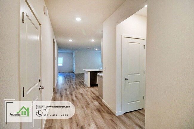 Foto del edificio - 3010 Silverstone Dr