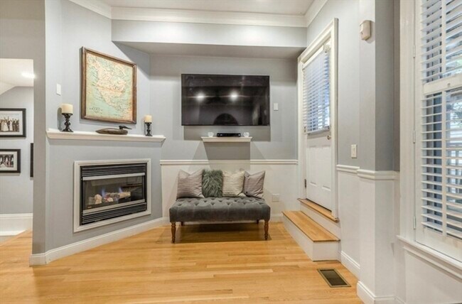 Foto del edificio - 691 E 8th St