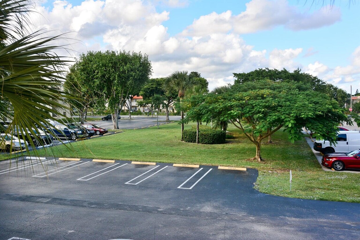 Primary Photo - 2800 Fiore Way