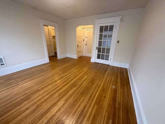 Building Photo - 1819 W Pacific Ave