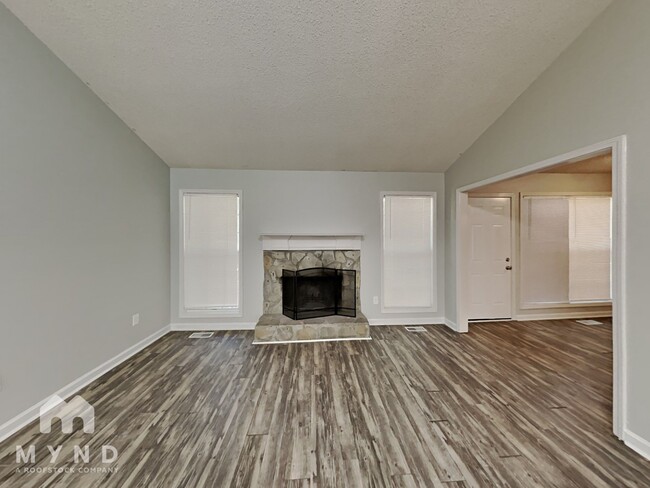 Foto del edificio - 3640 Willow Tree Cir