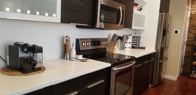Foto del edificio - 3 br, 2 bath Flat - 2000 Kimball St Apt B1