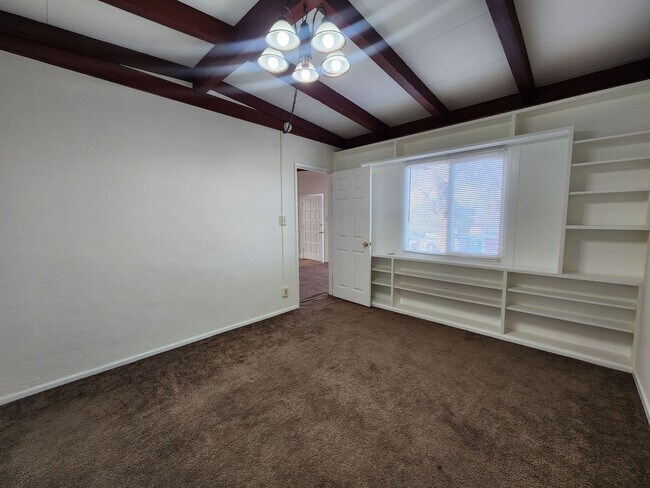 Building Photo - 74895 Serrano Dr
