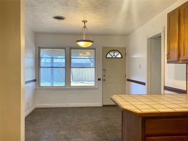 Building Photo - 1406 Westview Dr