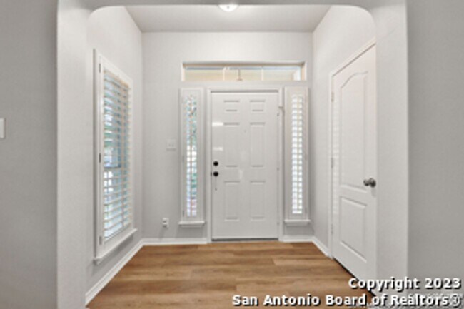 Foto del edificio - Ready for Move in!! Beautiful  3 bedroom 2...