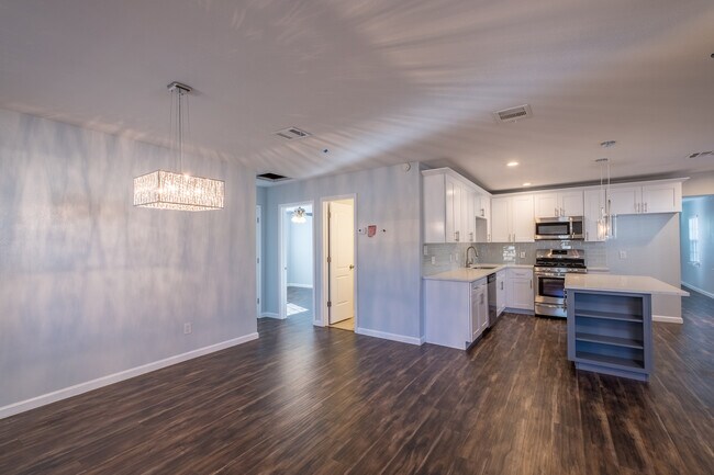 Foto del edificio - Completely Updated & Remodeled 3 Bedroom, ...