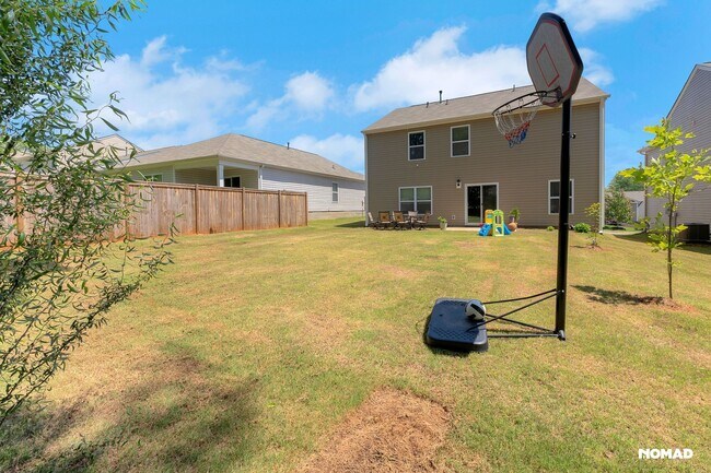 Foto del edificio - 208 Kernow Ln