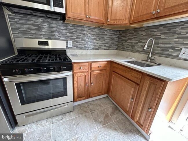 Foto del edificio - Recently Renovated 3-Bedroom Home in South...