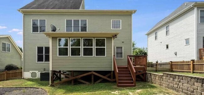 Building Photo - 4 BD 2.5 BA  2 Story in popular Heritage G...