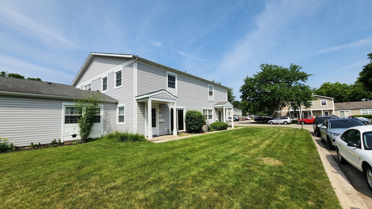 Primary Photo - 653 Hale Ct