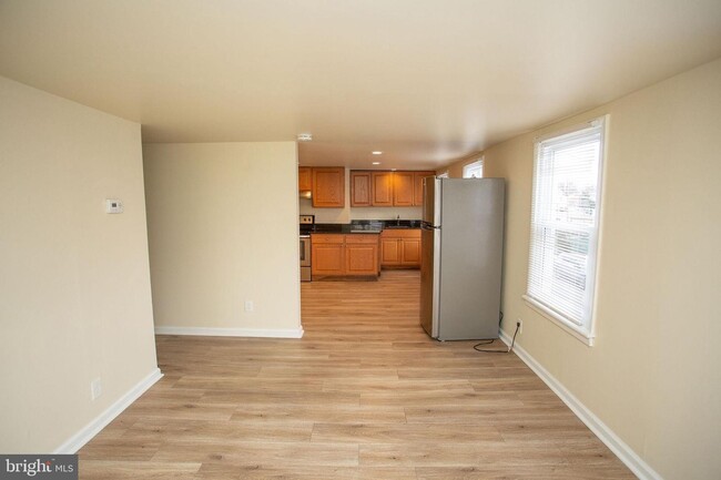 Building Photo - 510-UNIT Ash St