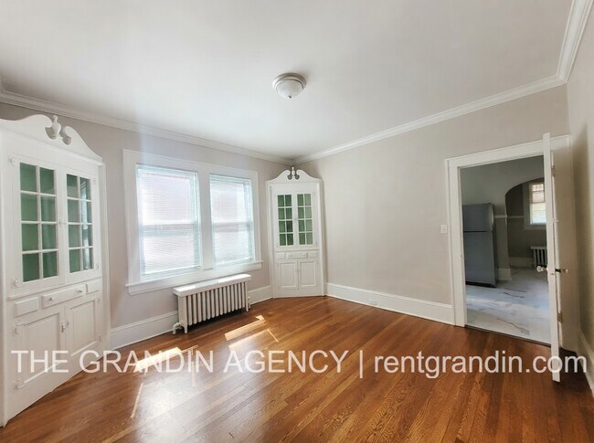 Foto del edificio - 2110 Memorial Ave SW