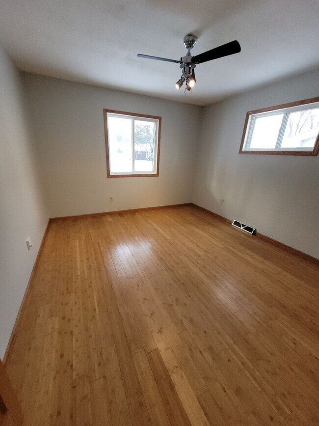 Foto del edificio - 3021 Blakeley Ave