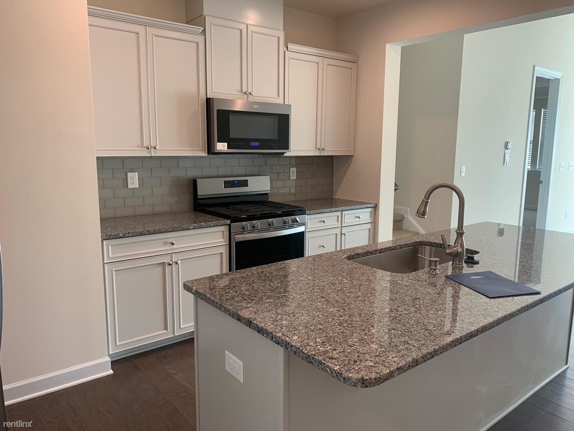 Foto principal - 3 br, 2.5 bath Townhome - 9320 Glenburn Ln
