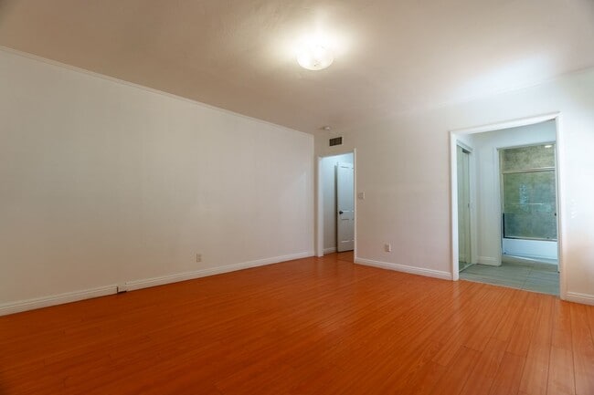 Foto del edificio - 2395 Roanoke Rd