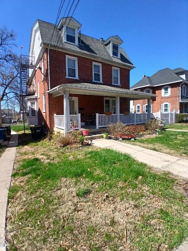 Foto del edificio - 320-322 Shearer Street 3-110-030