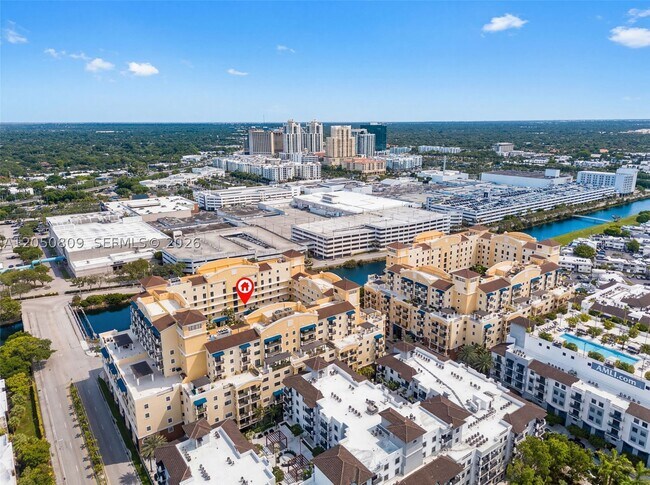 Foto del edificio - 8390 SW 72nd Ct