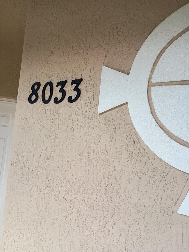 Building Photo - 8033 Carnoustie Pl