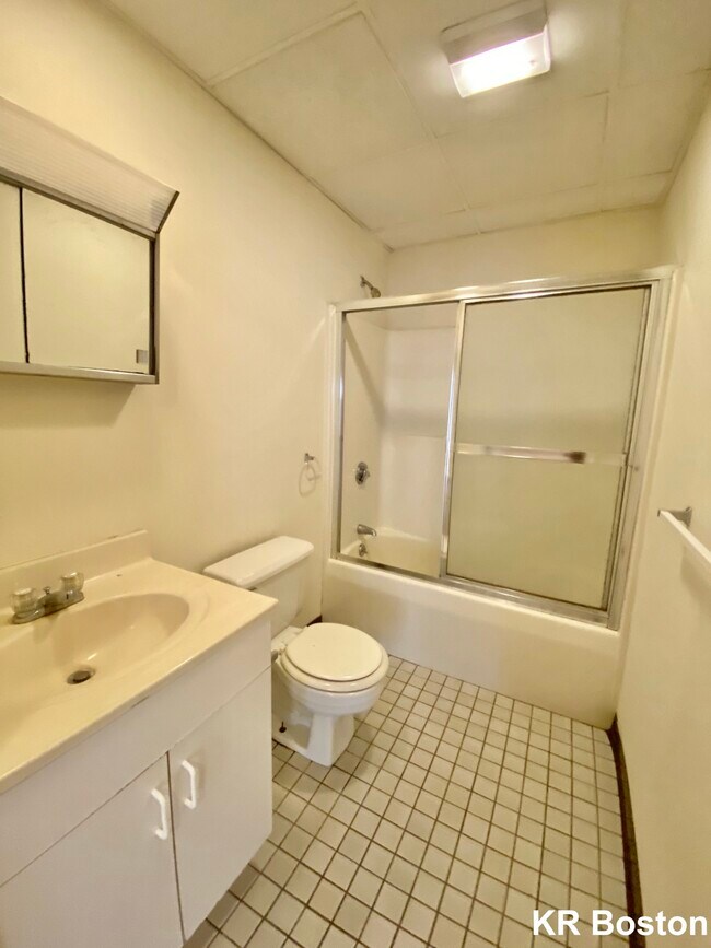 Building Photo - 11 Essex St