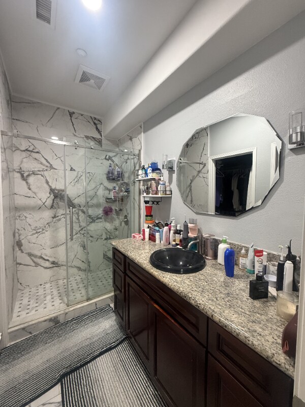 Foto del edificio - 8270 Golden Cir St