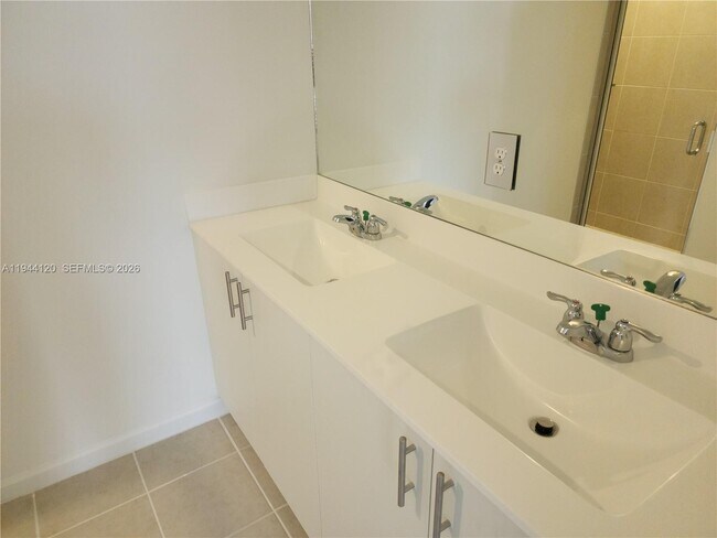 Foto del edificio - 2750 SE 24th Ter