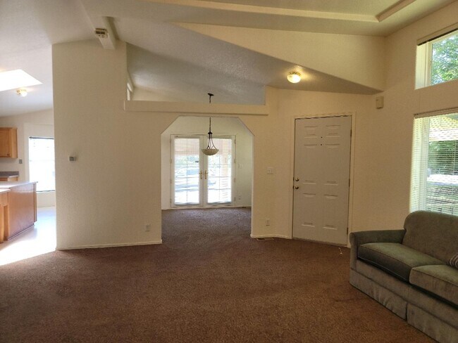 Photo - 2 Plus Bedroom Home in Convenient Central ...