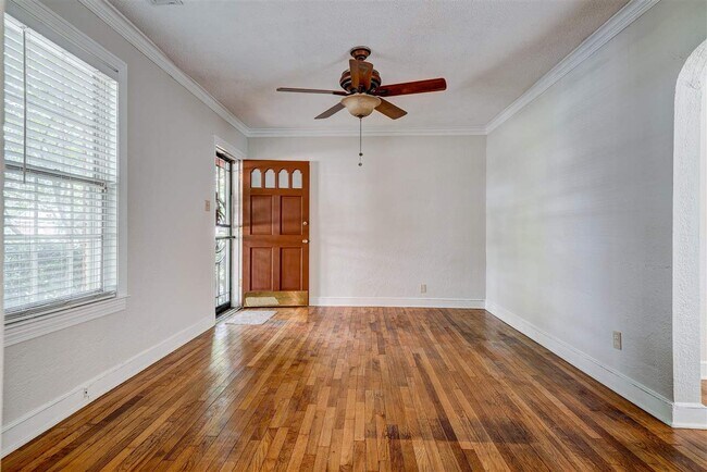 Foto del edificio - 84 W Lafayette Cir