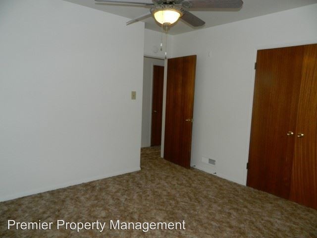 Building Photo - 3 br, 2 bath House - 212 E Pine