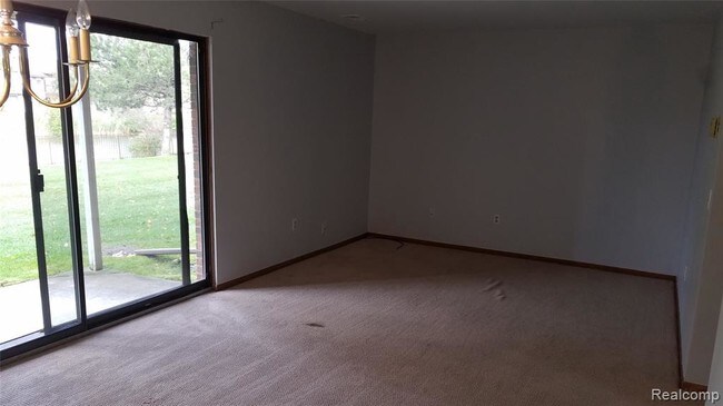Building Photo - 33687 Pondview Cir